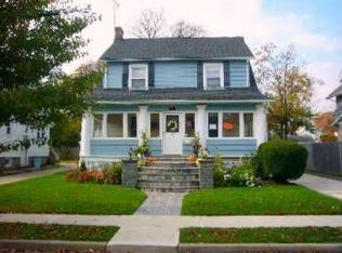 6 Halsey St, Freeport, NY 11520