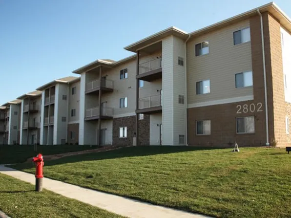 Paramount Place, 2802 3rd Ave SE, Aberdeen, SD 57401