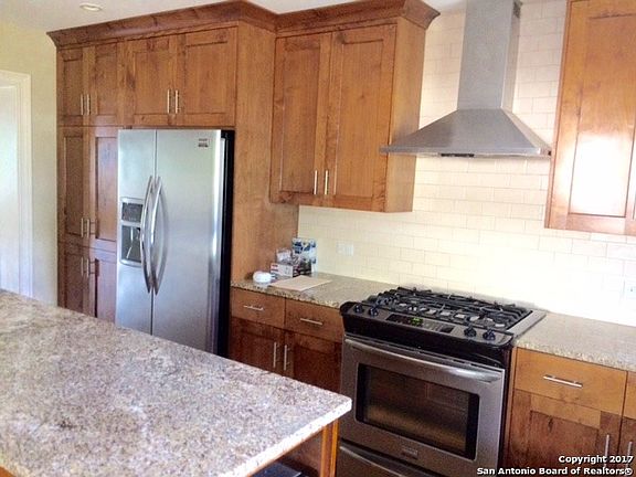 4th image of 214 Woodcrest Dr