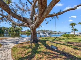 16 Venetian Ct, Tarpon Springs, FL 34689