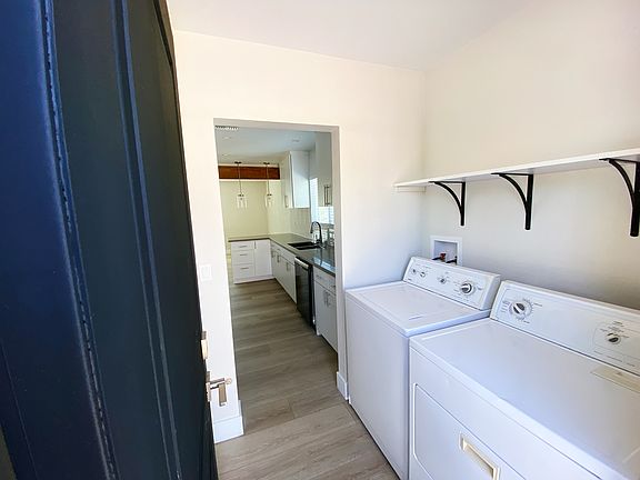 4th image of 14859 Chatsworth Dr