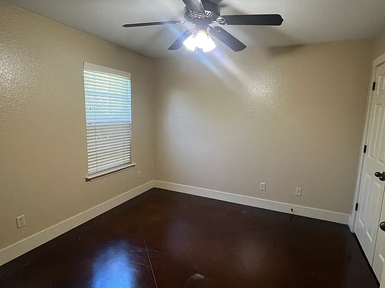 806 W Tahlequah St #B — Photo 9