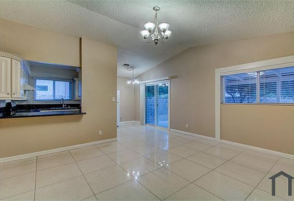 4th image of 6381 Placer Dr