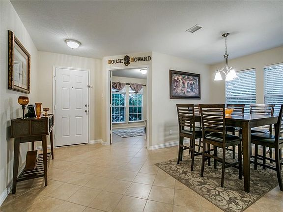 3rd image of 310 Highland View Dr