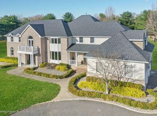 11 Country Meadow Dr, Colts Neck, NJ 07722