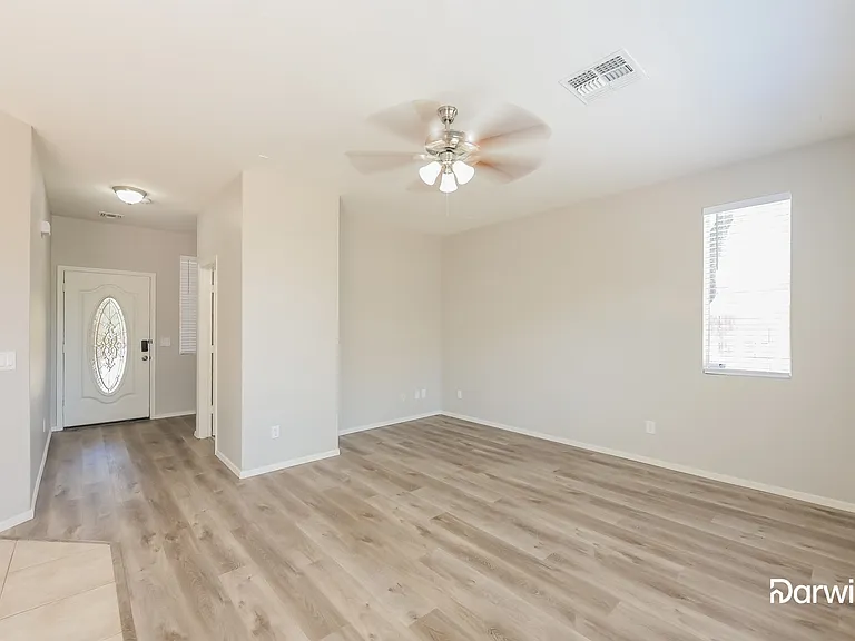 2519 S 90th Dr — Photo 6