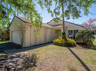 775 Falling Water Rd, Fort Lauderdale, FL 33326