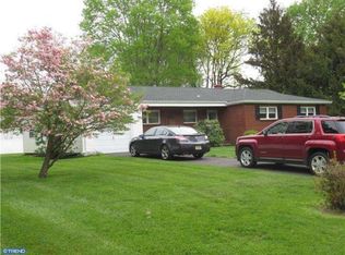 52 Van Duyn Dr, Ewing, NJ 08618