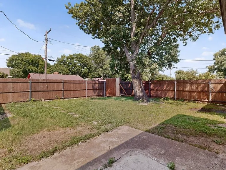 1545 Drury Dr — Photo 6