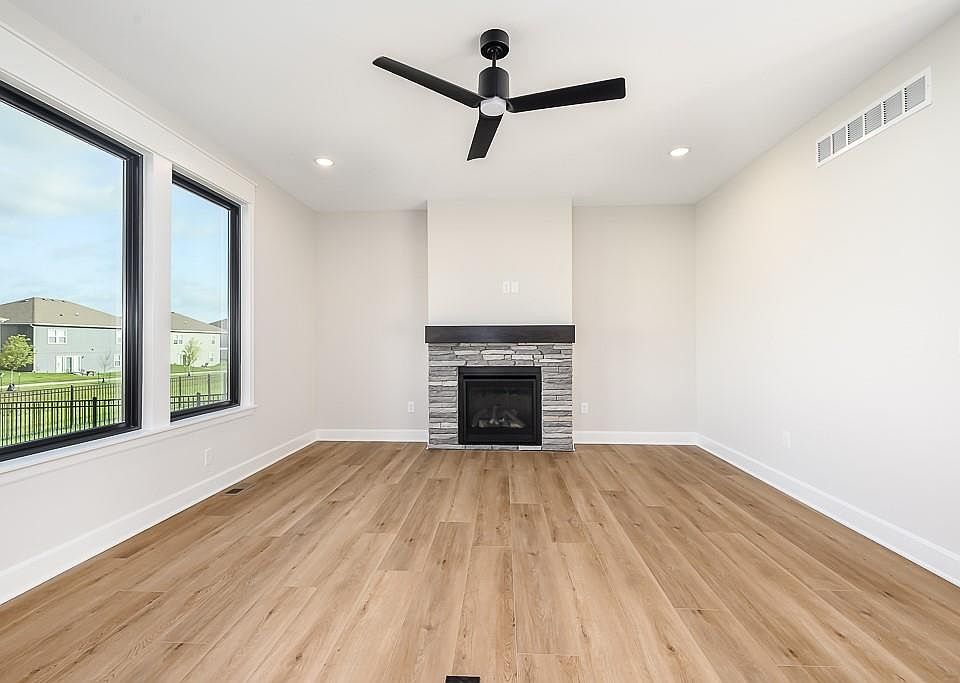 1530 N 157th Ln, Basehor, KS 66007 | Zillow