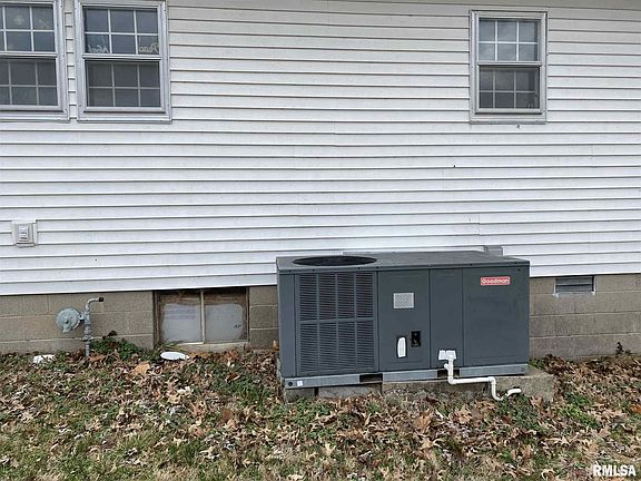 4th image of 1115 W Barnett St