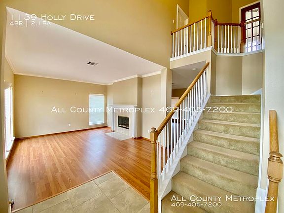 2nd image of 1139 Holly Dr