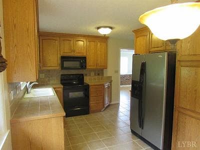 3rd image of 139 Westhaven Dr