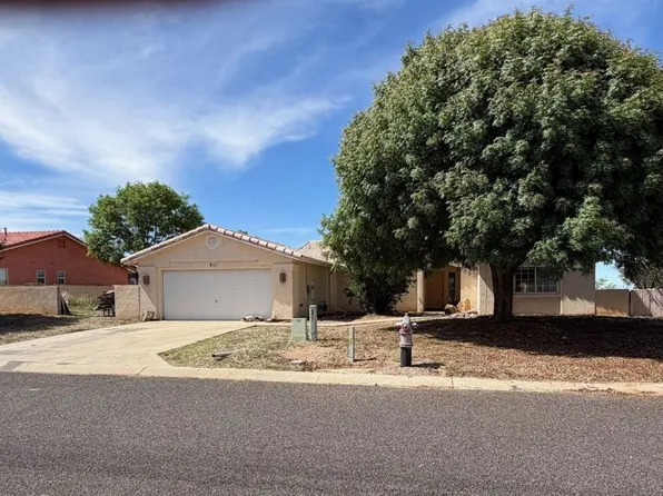 911 E Saguaro Dr, Pearce, AZ 85625