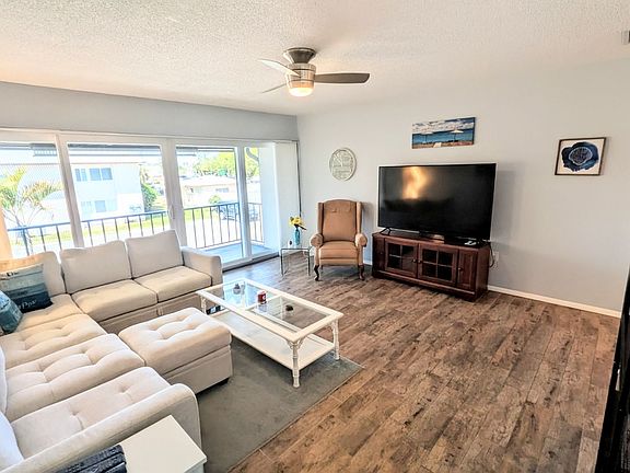 2nd image of 2950 Clark Rd APT 212