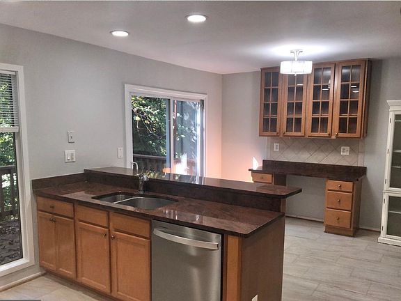 3rd image of 1514 Mintwood Dr