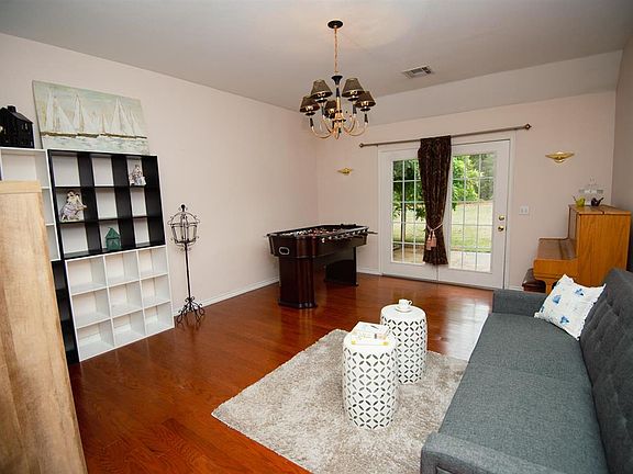 3rd image of 2114 Celia St