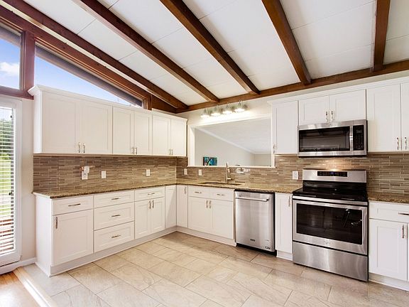 5th image of 100 Lakeland Dr