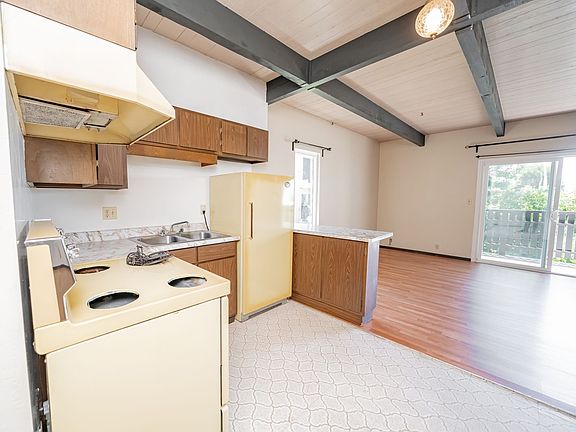 4th image of 650 Vernon St #10