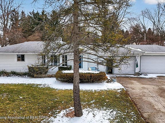 2nd image of 4029 N Pine Dell Dr