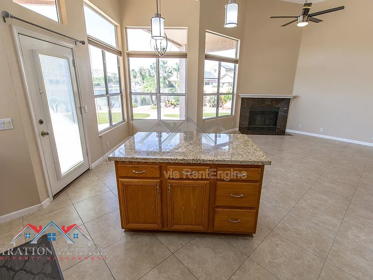 6152 W Irma Ln — Photo 19