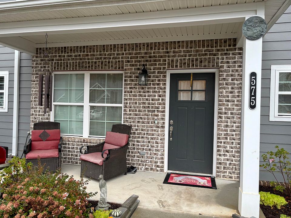 1st image of 575 Bellingham Dr NE