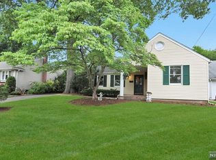 7 Colonial Dr, Midland Park, NJ 07432