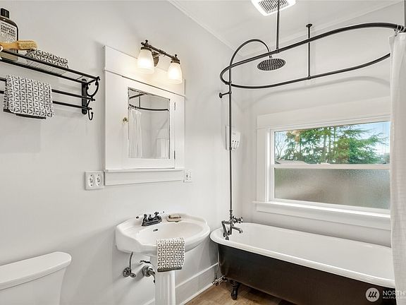 5th image of 1617 33rd Avenue