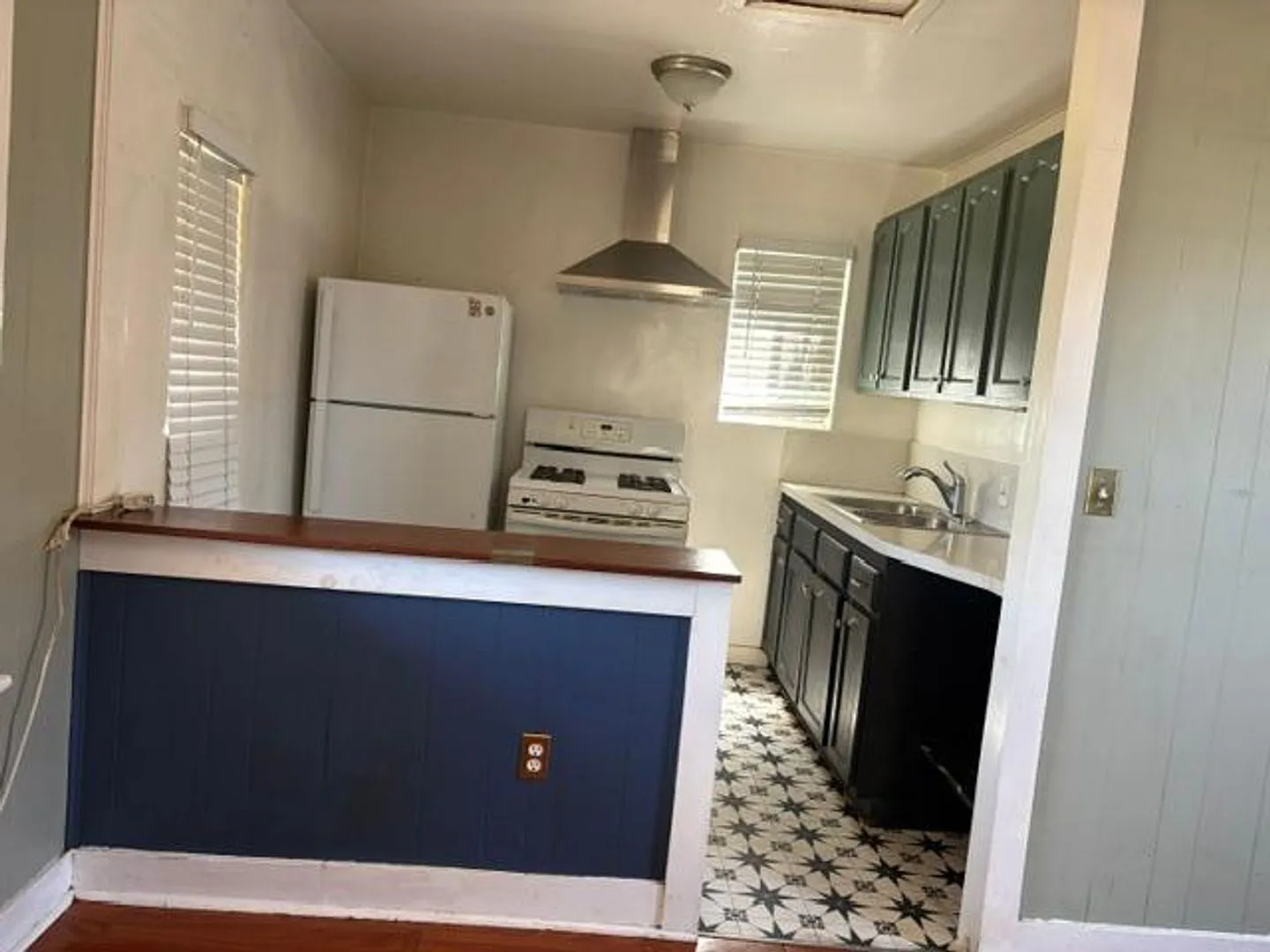 South Lawndale Adorable 1 Bdrm House For Lease! Coming Soon! — Photo 3