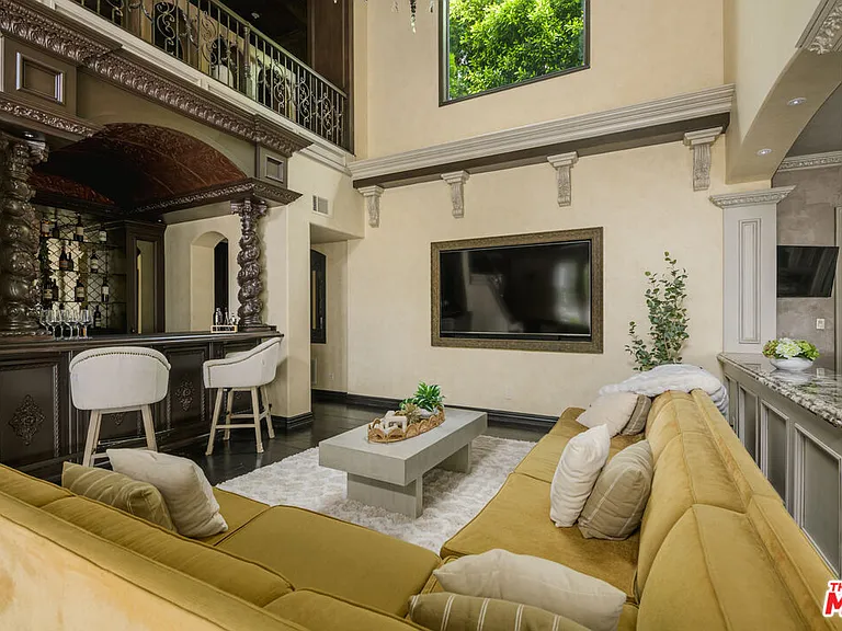 4705 Los Feliz Blvd — Photo 10