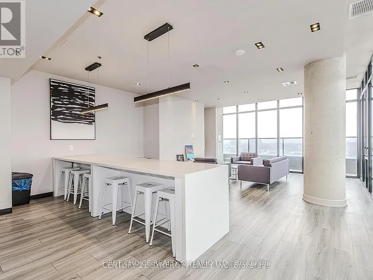 203 Catherine St #7 — Photo 12
