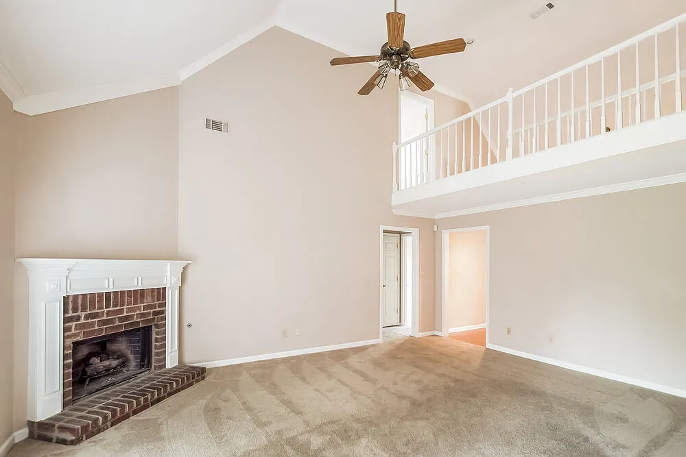 4 bed, 3.0 bath, 2588 sqft, $2,440 — Photo 4