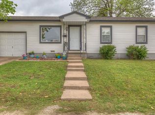 1906 W Main St, Collinsville, OK 74021