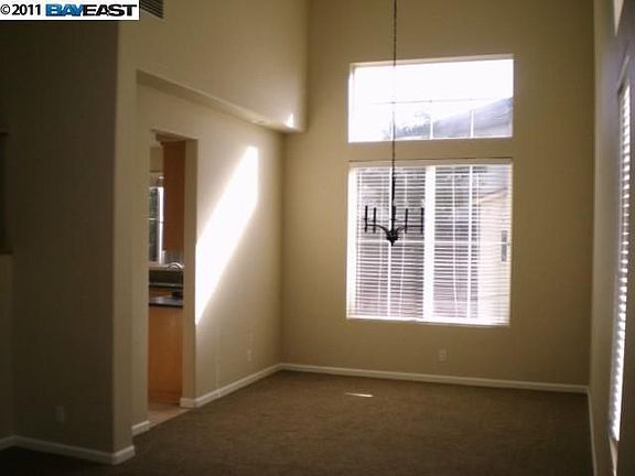 4th image of 30681 Tidewater Dr