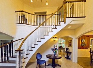 6081 Keller Dr, Burr Ridge, IL 60527