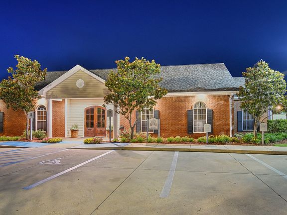 4th image of 2940 Le Oaks Dr #208