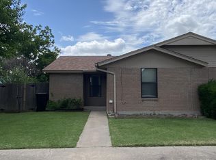 2127 Meench Dr, Moore, OK 73170