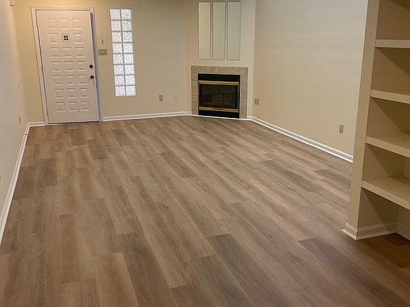3rd image of 888 W 2nd St #1