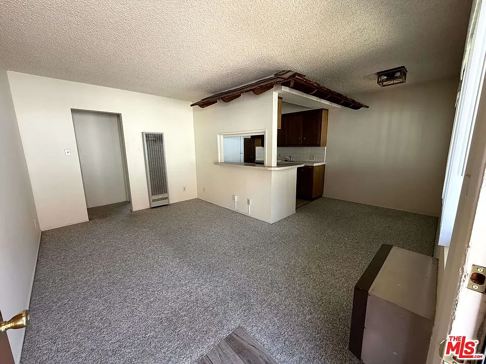 1 bed, 1.0 bath, $2,300 — Photo 2