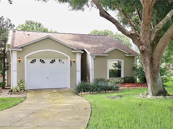 4th image of 626 Villa Ct