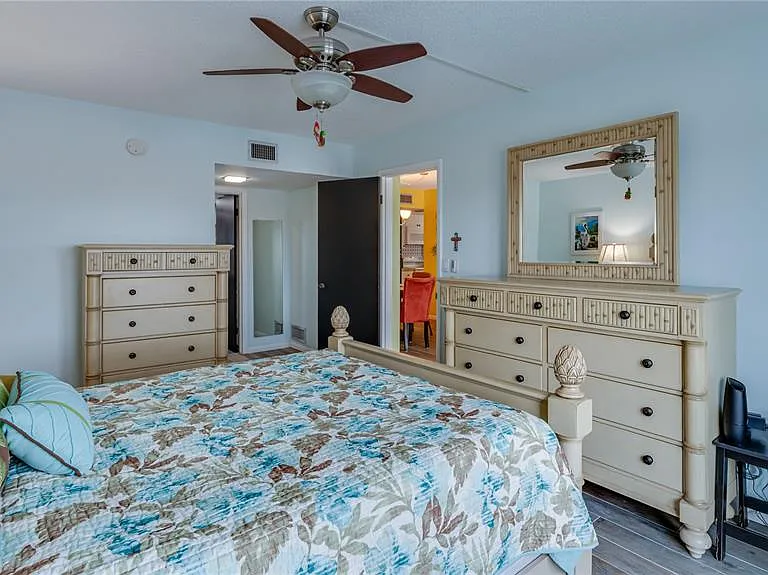 4900 Brittany Dr S #411 — Photo 26