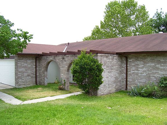 2nd image of 938 Rolling Rock Dr