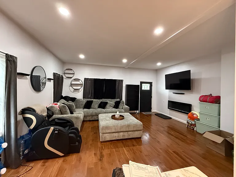7 Weir Ave #1 — Photo 2