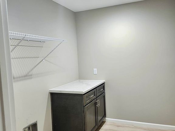 5th image of 202 Anderson Ln #C