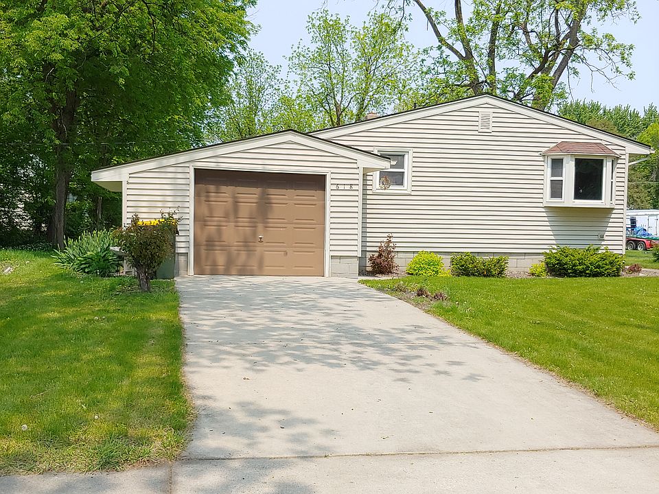 1st image of 618 Fairview Ave E