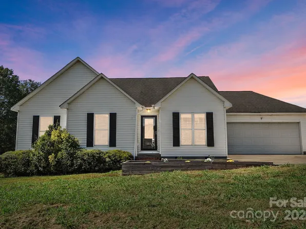 200 Deerwood Ln, Stanfield, NC 28163