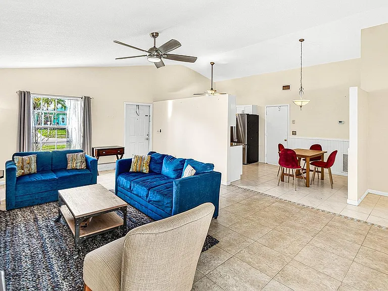 7883 Blackwood Ln — Photo 6