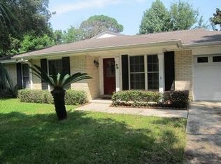 20 Oak Ln, Shalimar, FL 32579