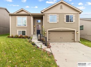 14608 Sunrise St, Bennington, NE 68007