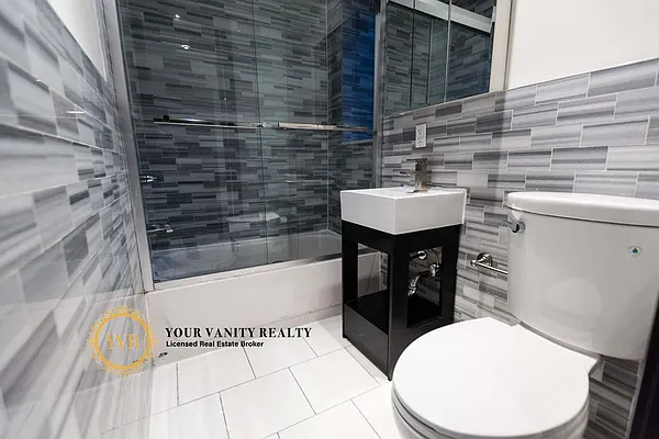 Rented by Your Vanity Realty | media 19